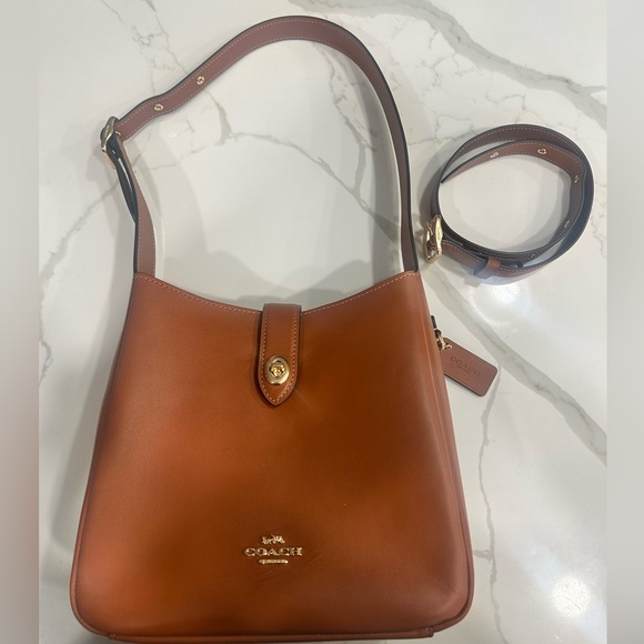 NWOT Coach Hadley Convertible Crossbody bag in Smooth Leather/Gold/Brown - Picture 6 of 7